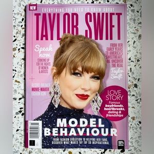 Taylor Swift Fan Pack bundle